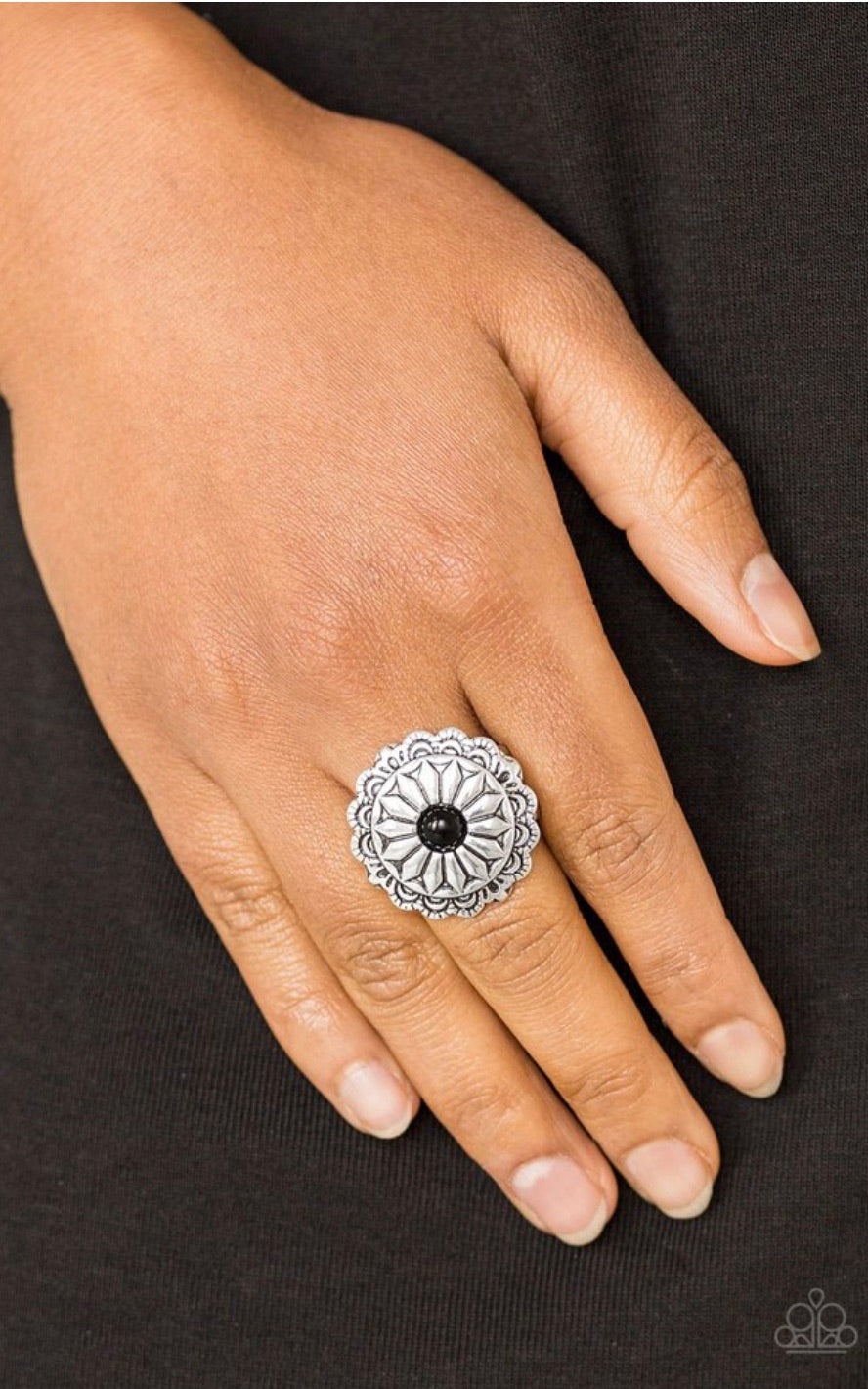 Daringly Daisy Black Ring